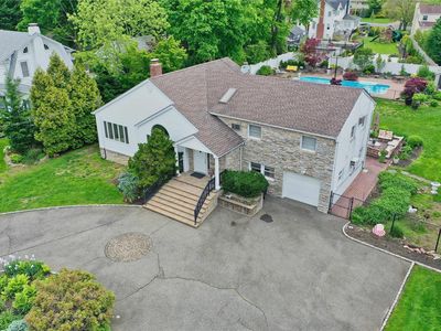 2525 Beverly Road, Merrick, NY, 11566