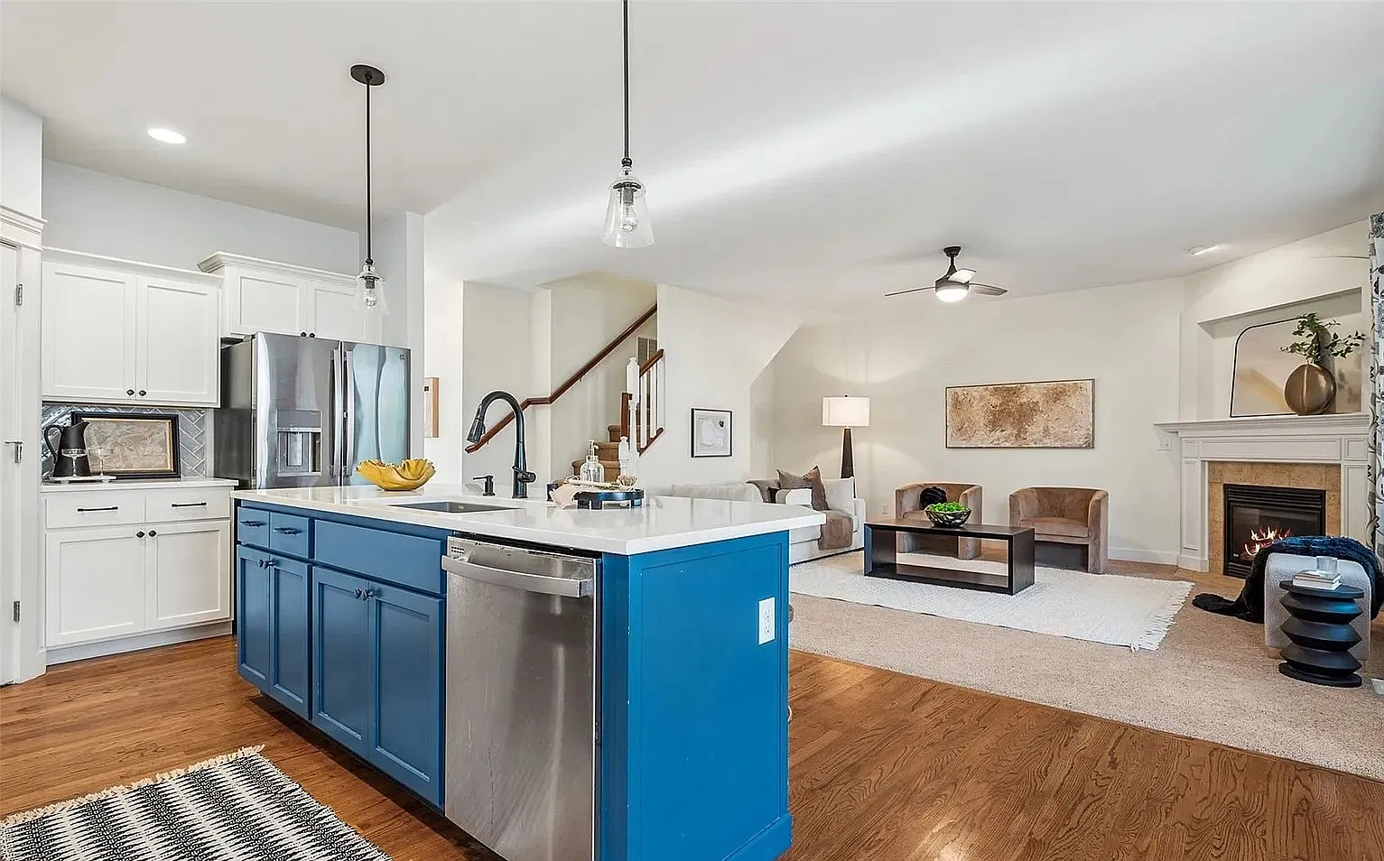 4 bed, 2.5 bath, 3005 sqft, $3,400 — Photo 3