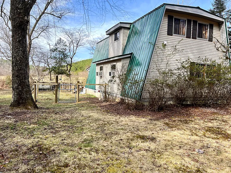 544 Cobb Cir — Photo 3