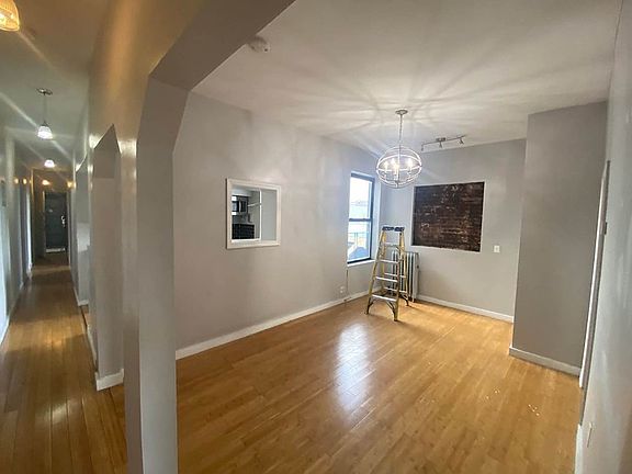3rd image of 92 Wadsworth Ave #19