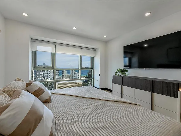 103 Avenue De Diego #1802 — Photo 15