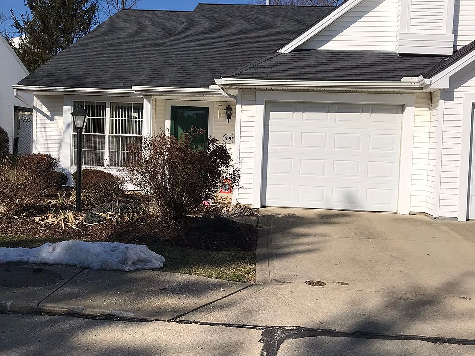1st image of 1055 Lake Meadow Ln