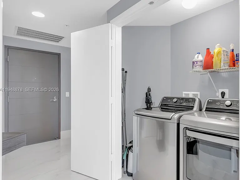 17111 Biscayne Blvd #602 — Photo 16