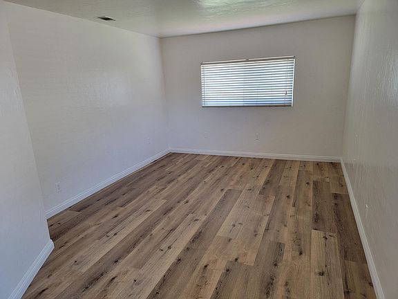 5th image of 915 11th St