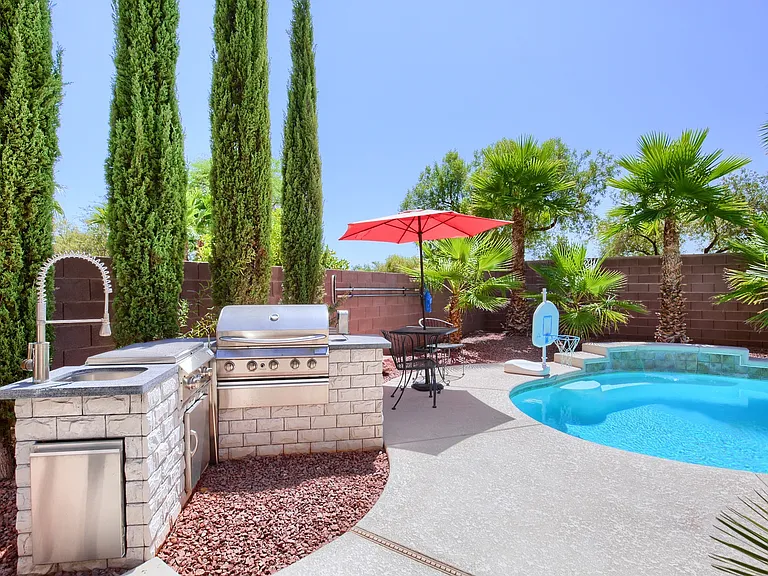 10555 Lilac Tree Ave — Photo 19