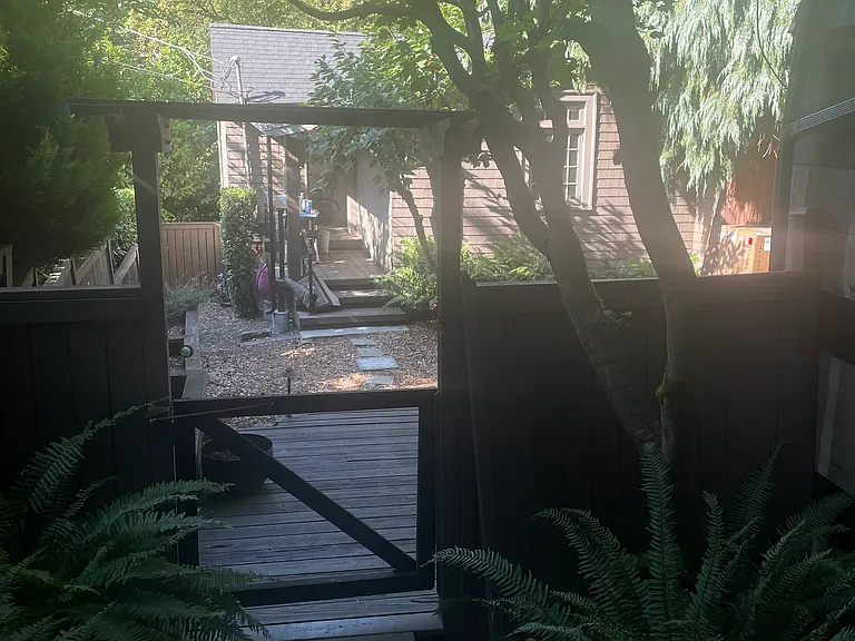 625 Lake Washington Blvd E — Photo 8