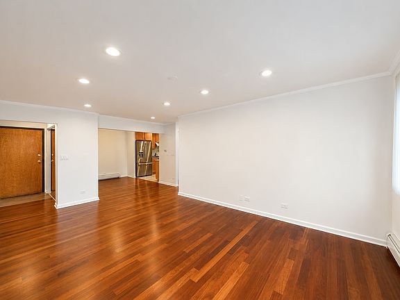 5th image of 5306 N Cumberland Ave APT 521