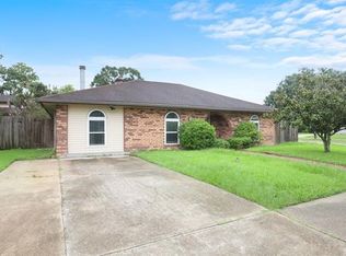 5301 Alpaca Dr, Marrero, LA 70072
