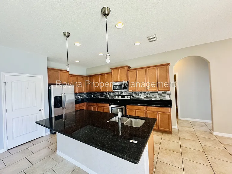 3221 Olivia Breeze Dr — Photo 7