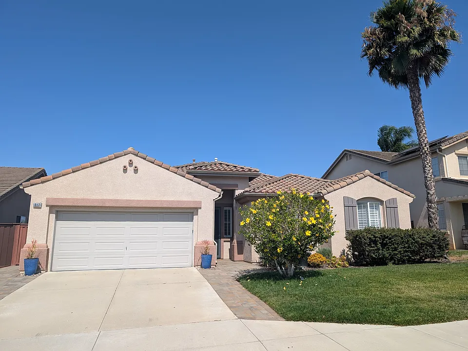 913 Glendora Dr