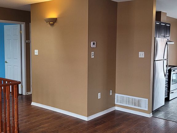 3rd image of 40 Irene Dr #1