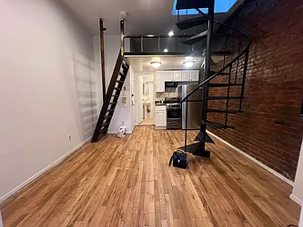 Rented by KNOCKKNOCK LLC