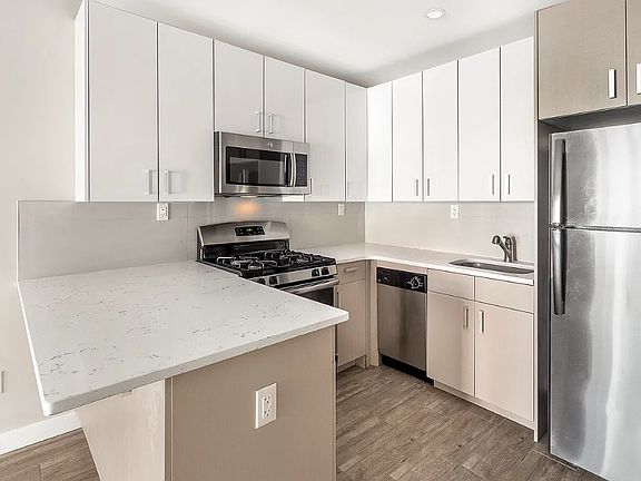 4th image of 190-17 Hillside Ave #2