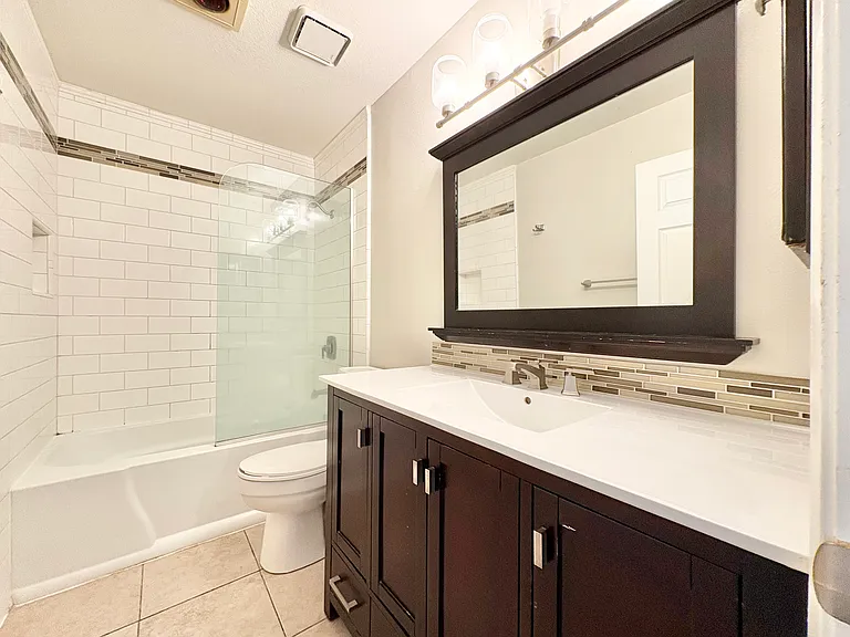 14542 Burbank Blvd #3 — Photo 6