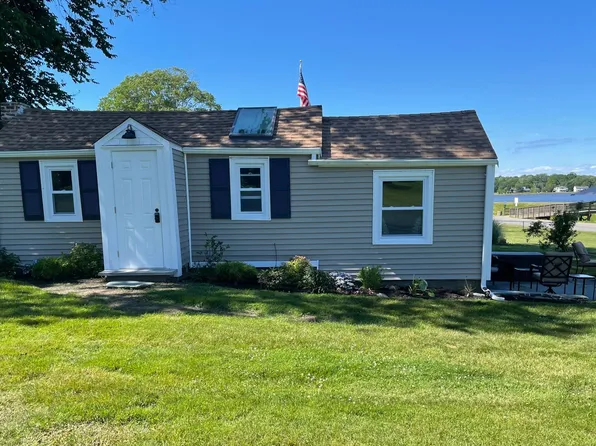 214 Eustis Ave, Newport, RI 02840