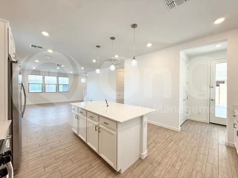 1061 E Marlin Dr — Photo 6