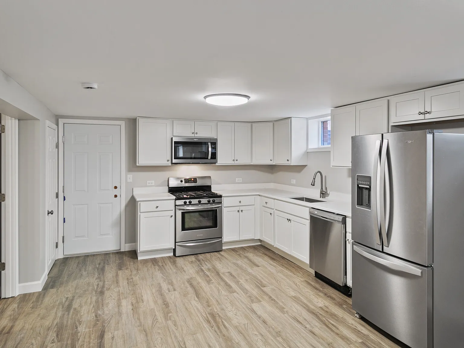 2 bed, 920 sqft, $1,850 — Photo 1