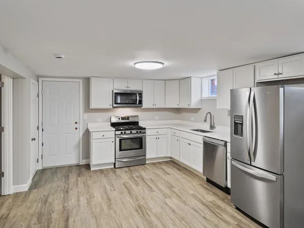 119 W Rockland Rd, Libertyville, IL
