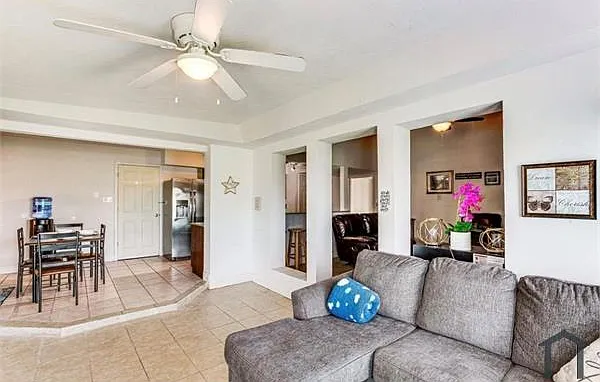 4701 Bayport Dr — Photo 3