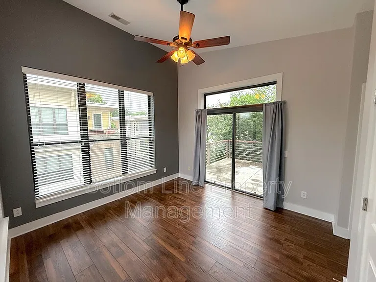 904 Warren Burgess Ln — Photo 20