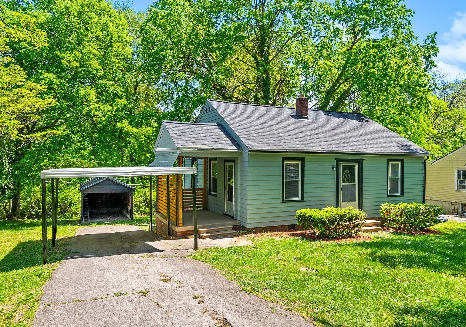 2 Bedroom Home For Rent Near Madison Street! — Photo 1