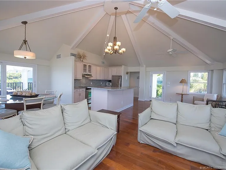 1871 NE Ocean Blvd #UPPER GUEST HOUSE — Photo 8