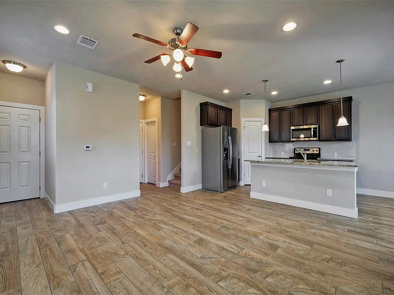 508 High Tech Dr #B — Photo 4