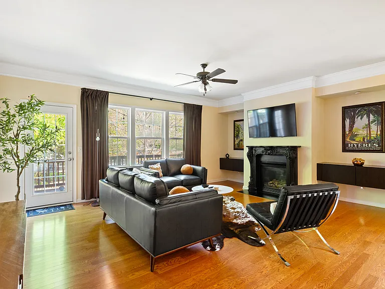 Pecan Knoll Dr — Photo 12
