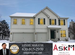 95 W Norwell Ln, Round Lake, IL 60073
