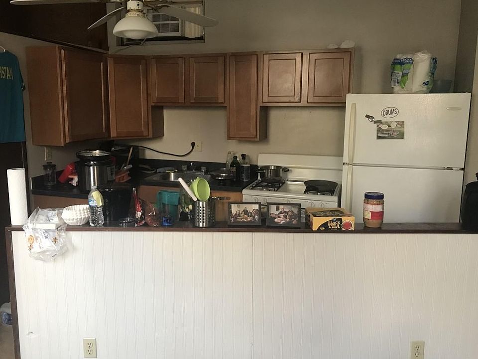 2nd image of 2200 Wheeler St #2