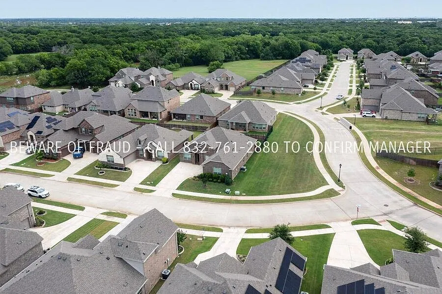 Gorgeous 4/2 in Highcroft Estates! — Photo 3