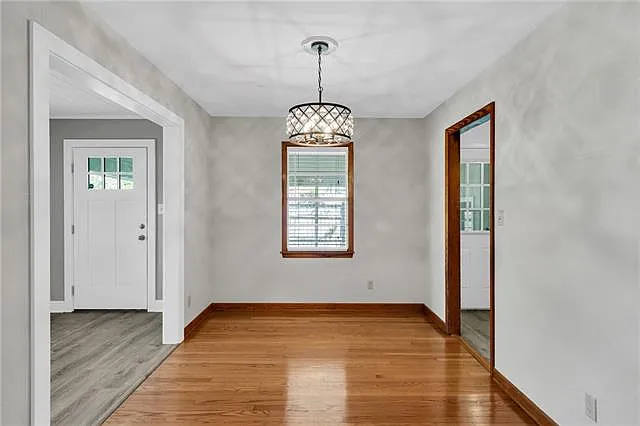 619 W 25th Ave — Photo 8