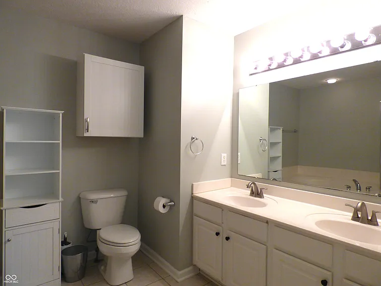 5677 Trammel Ct — Photo 14