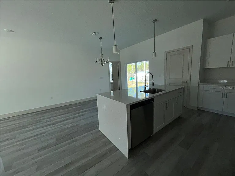 1531 W Gainsboro Ln — Photo 9