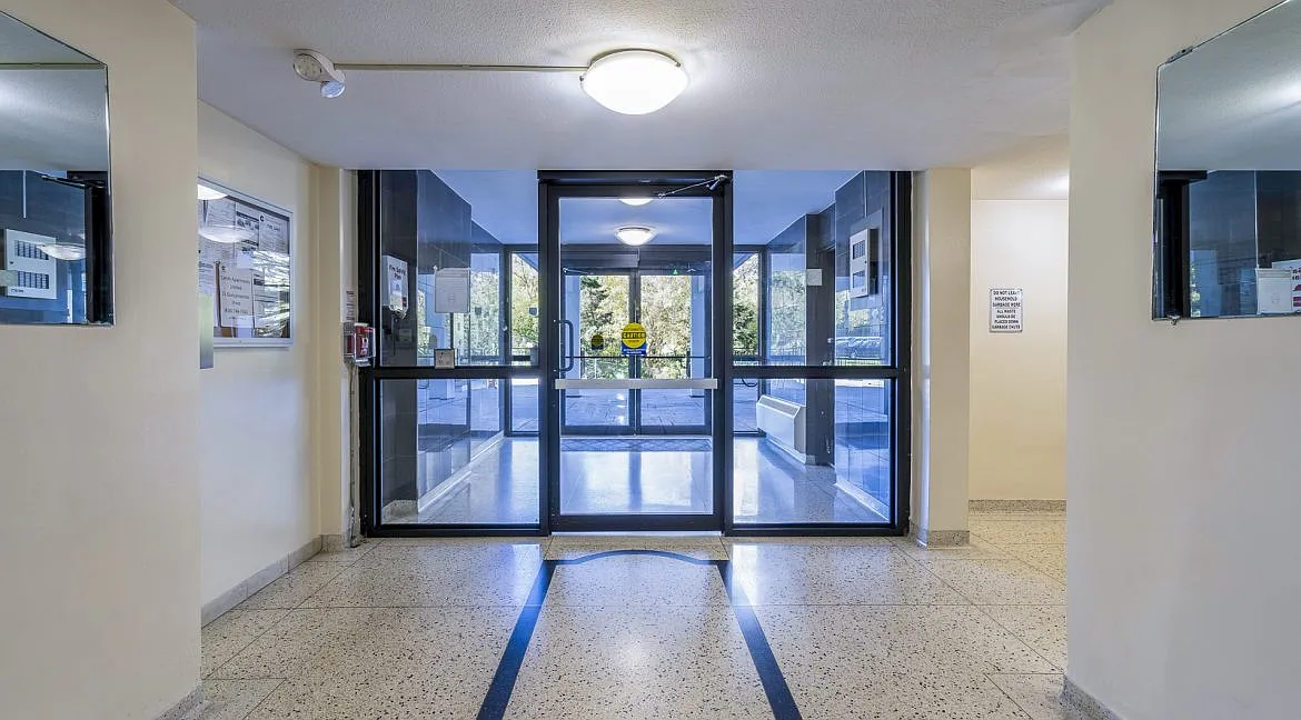1 Canyon Avenue — Photo 4