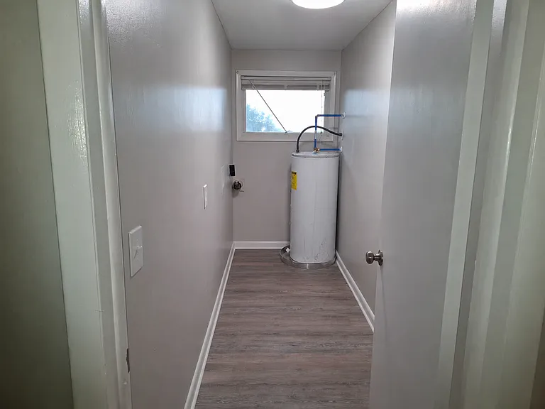 1603 Lawrence St — Photo 12