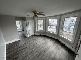 802 N 8th St, Allentown, PA