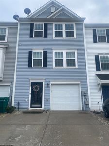 203 Queensbury Ct, White Hall, WV, 26554