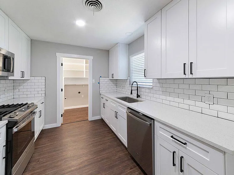11603 Oak Trl — Photo 2