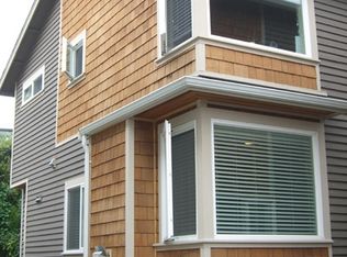 312 W Olympic Pl APT B, Seattle, WA 98119