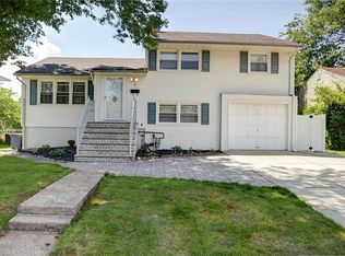 21 Chestnut St, Carteret, NJ 07008