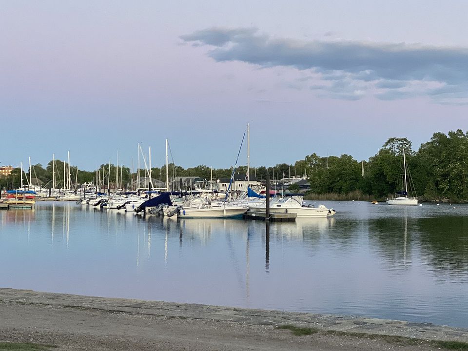 Just blocks to Mamaroneck Harbor Island Park & Beach