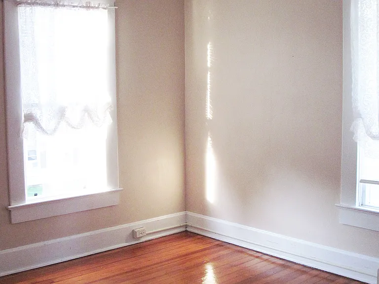 Smaller bedroom, 2 windows