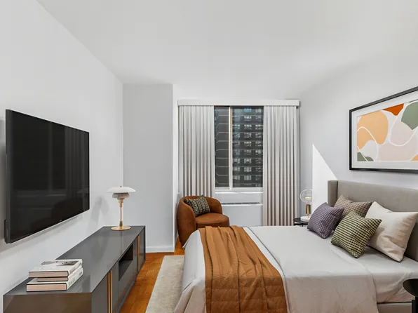 200 East 89th Street image 8 of 20