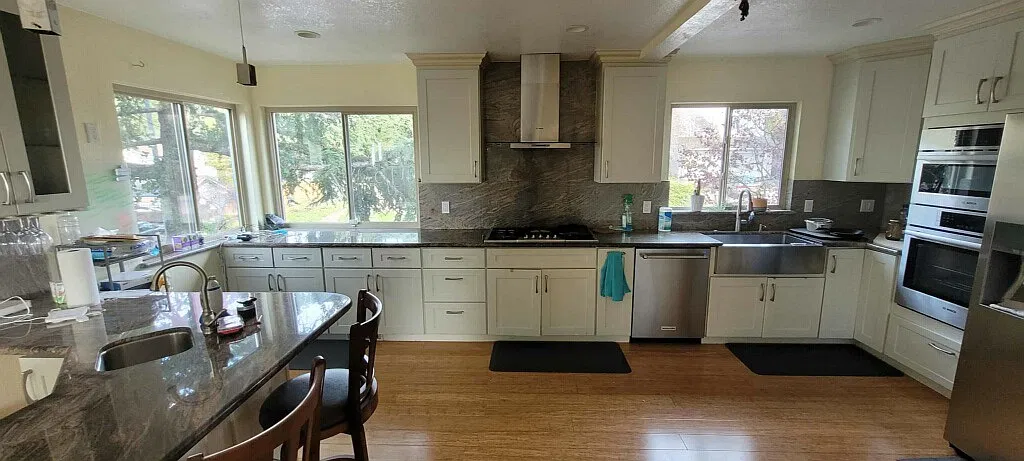 3 bed, 2.5 bath, 2022 sqft, $5,500 — Photo 1