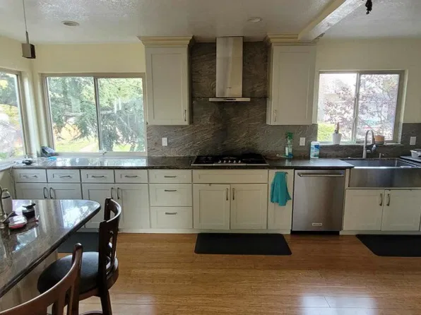 18882 W Cavendish Dr, Castro Valley, CA 94552