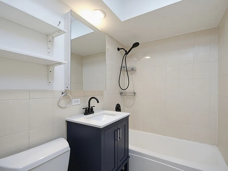 4416 N Kostner Ave #2C — Photo 15