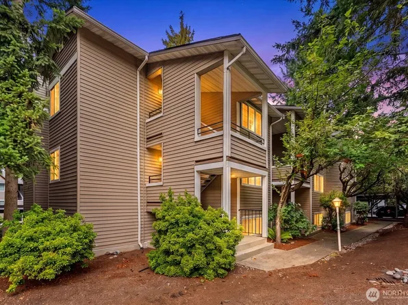 10009 NE 120th Lane #B301, Kirkland, WA 98034