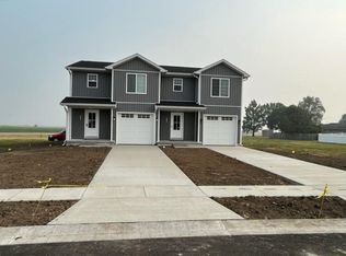 501 N Elm St, Williamsville, IL 62693