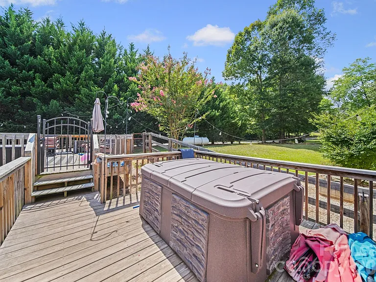 7107 Nesbit Rd — Photo 36